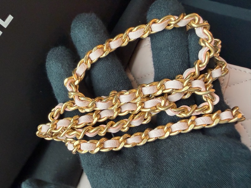 CHANEL 櫻花粉［超低價］金球手機包🫰🏻有購證 卡片零錢手機妥當當-6