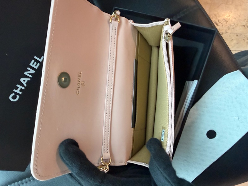 CHANEL 櫻花粉［超低價］金球手機包🫰🏻有購證 卡片零錢手機妥當當-17