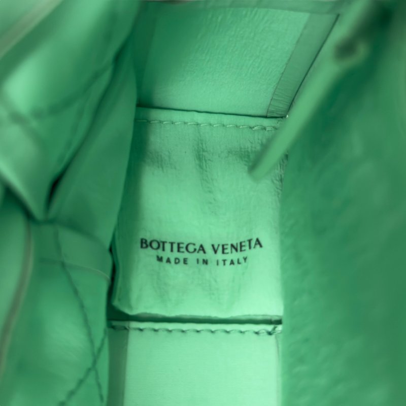 BOTTEGA VENETA Cassette 斜揹袋-17