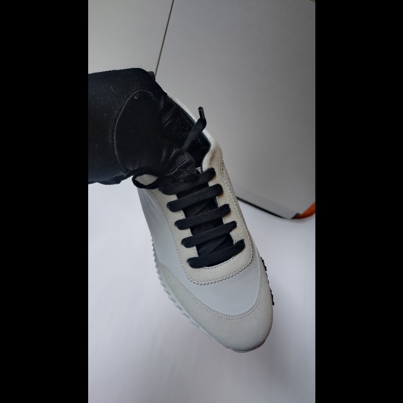 Hermes 白色皮革黑H休閒鞋 happy 熊貓配色-4