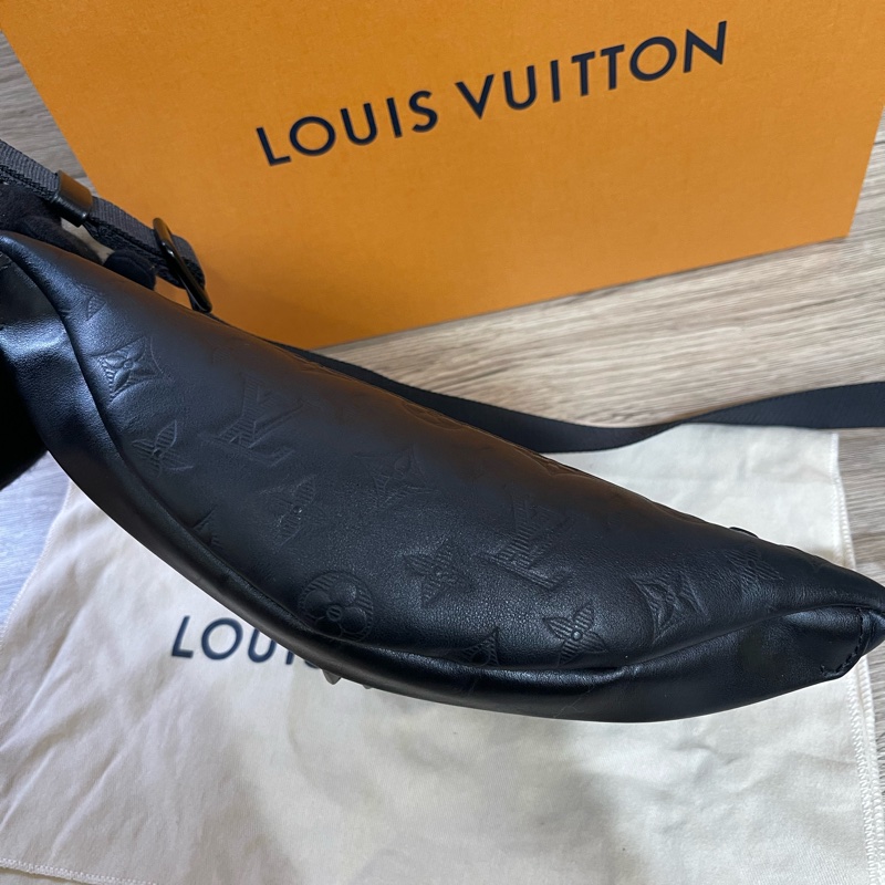 Lv牛皮壓紋Logo腰包（台灣專櫃購買配件齊全）-9