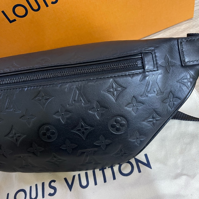 Lv牛皮壓紋Logo腰包（台灣專櫃購買配件齊全）-14