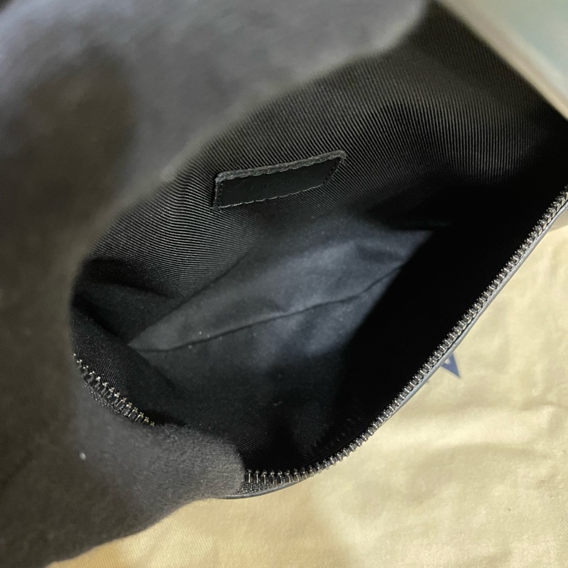 Lv牛皮壓紋Logo腰包（台灣專櫃購買配件齊全）-15