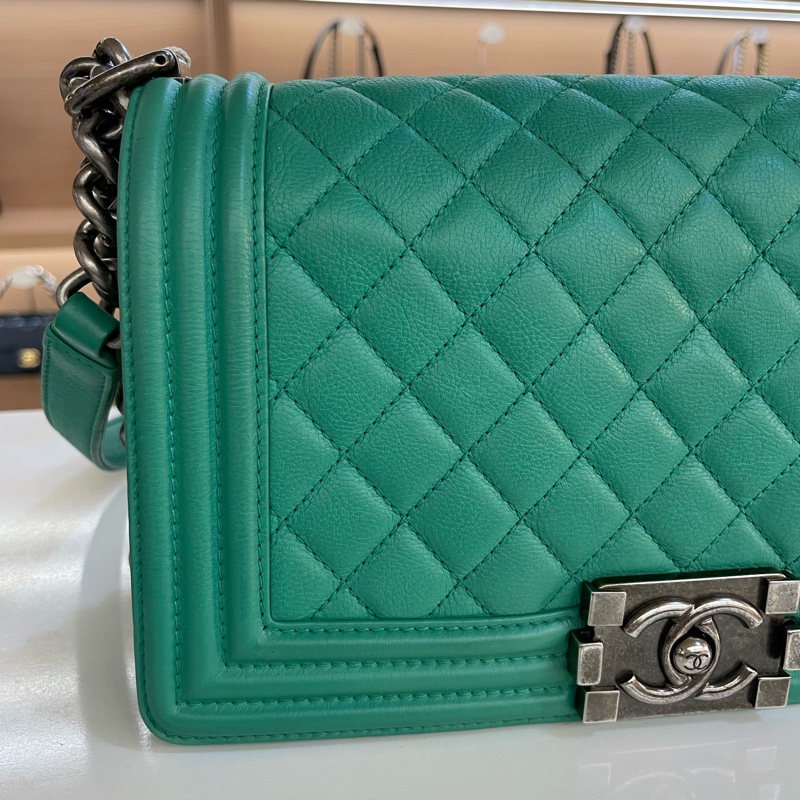 Chanel Leboy薄荷綠中號经典菱格纹牛皮17開 無卡 無盒子 有塵袋 尺寸 底長25*高15cm-6