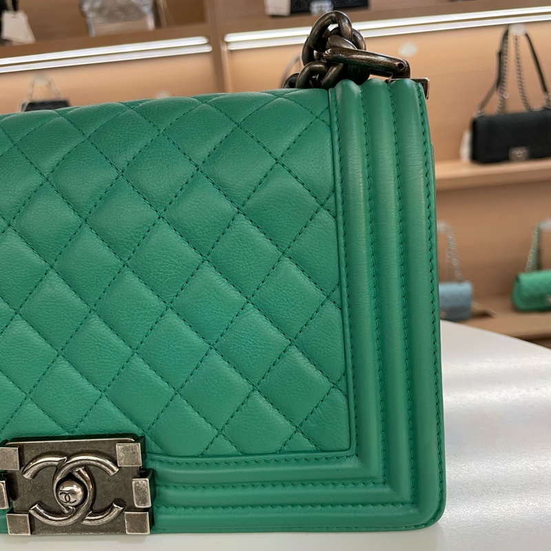 Chanel Leboy薄荷綠中號经典菱格纹牛皮17開 無卡 無盒子 有塵袋 尺寸 底長25*高15cm-7
