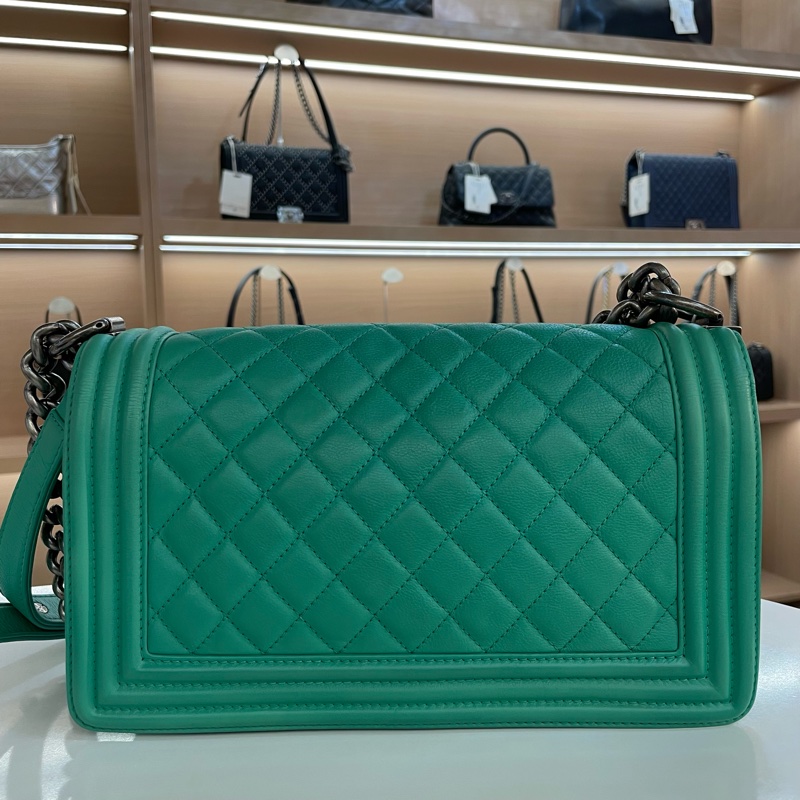 Chanel Leboy薄荷綠中號经典菱格纹牛皮17開 無卡 無盒子 有塵袋 尺寸 底長25*高15cm-8