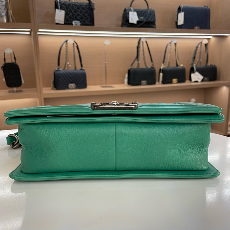 Chanel Leboy薄荷綠中號经典菱格纹牛皮17開 無卡 無盒子 有塵袋 尺寸 底長25*高15cm-11
