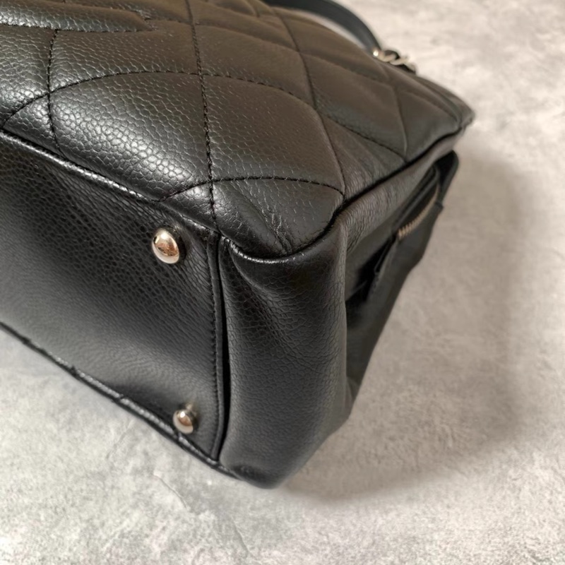 #99新 #荔枝皮 香奈兒黑銀大Logo托特包🉑上肩 自重輕 耐操耐用💕-9