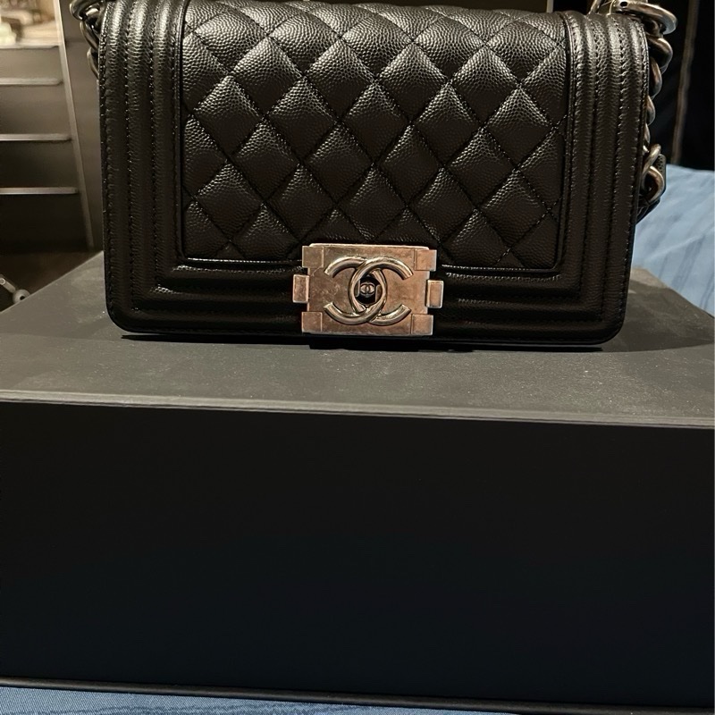 （近全新）香奈兒晶片款boy20-5