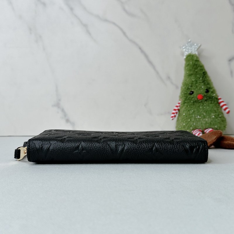 LV 全新皮革壓紋拉鍊長夾-6