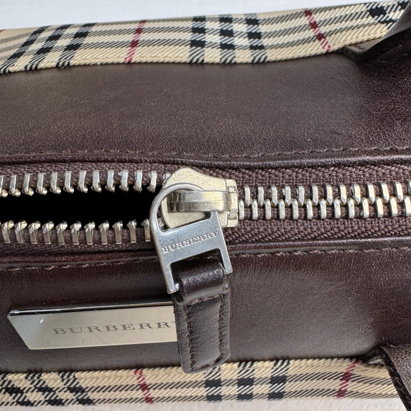 Burberry 經典格紋圓筒包-17