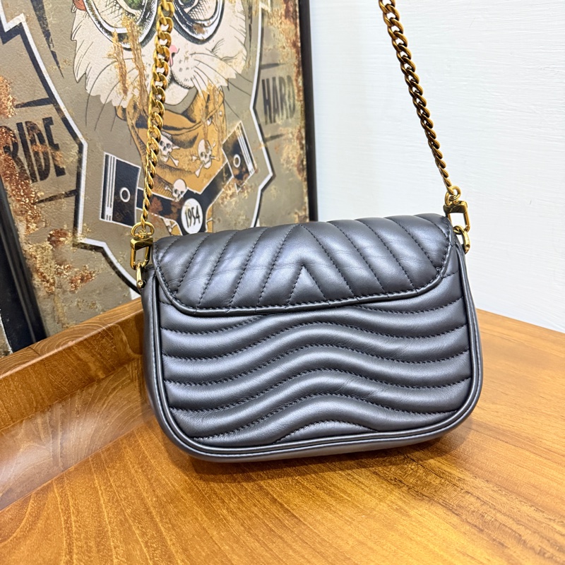 9新✨賠售超甜賣🫶🏻L V全皮款🖤new wave黑色牛皮 翻蓋肩背包-6