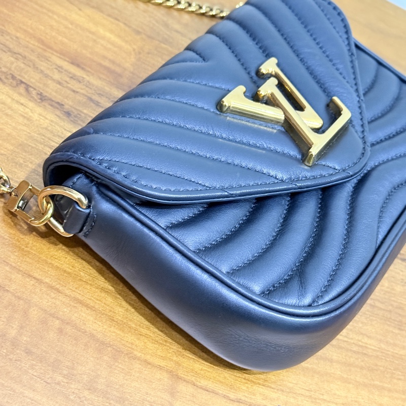 9新✨賠售超甜賣🫶🏻L V全皮款🖤new wave黑色牛皮 翻蓋肩背包-29