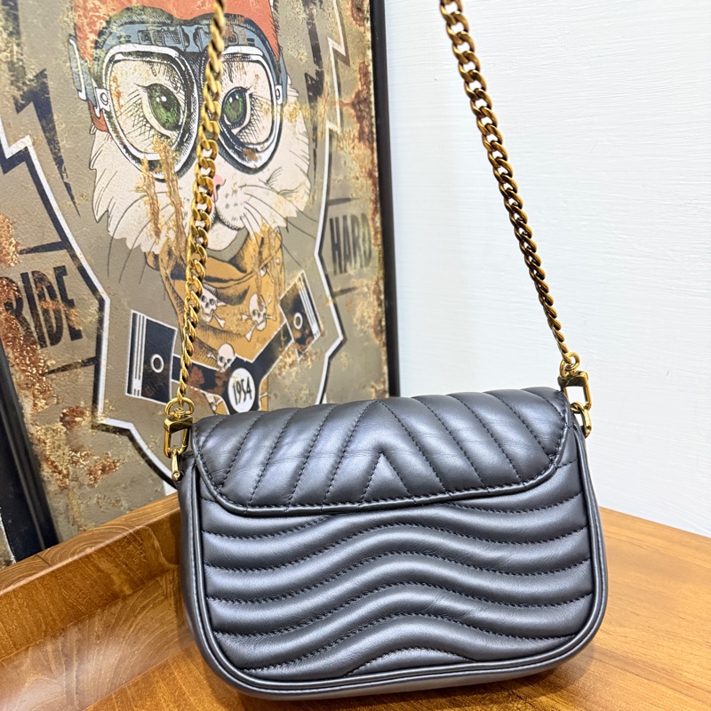 9新✨賠售超甜賣🫶🏻L V全皮款🖤new wave黑色牛皮 翻蓋肩背包-30