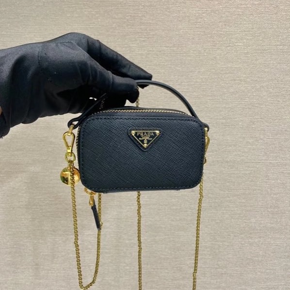 大全配🈶台灣購證 #全新閒置 #櫃上在售7️⃣萬 Prada Saffiano黑金鏈條斜挎包 #防刮牛皮-2