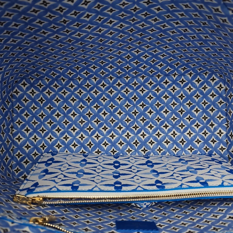 LOUIS VUITTON Neverfull中號31藍色PVC金扣晶片夏日限定水彩系列肩背包-4