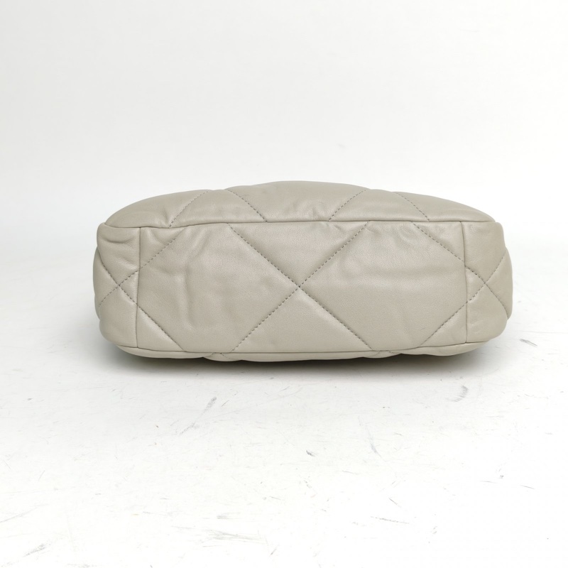 CHANEL 19BAG口蓋包小號26cm灰色羊皮晶片開金銀扣肩背包-3