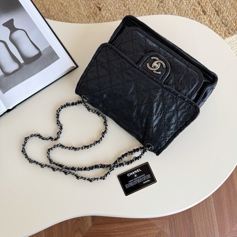 A級95成新 Chanel 黑銀復古做舊滾邊機場 18開