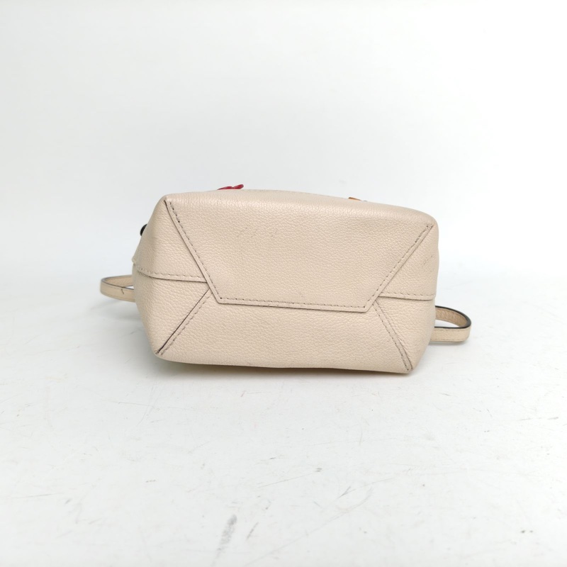 LOUIS VUITTON Lockme雙肩包Mini16裸色牛皮2018花朵裝飾-3