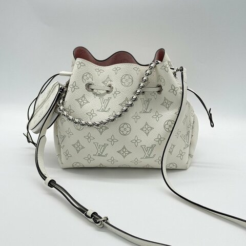 購證 12 万♥️ LOUIS VUITTON 路易威登 Bella 抽繩鏤空 白色 牛皮月光女神水桶包單肩斜挎包