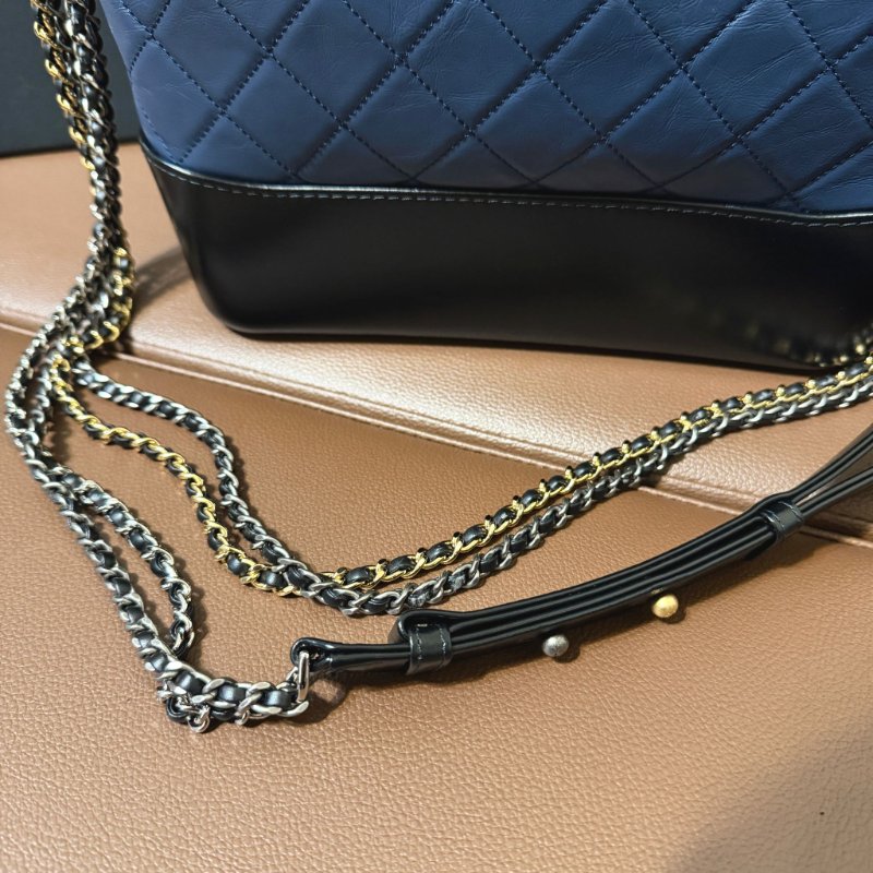 CHANEL 香奈兒 Gabrielle Hobo 中號流浪包 ｜藍色黑底金銀鍊｜專櫃購入｜全配保卡｜狀況極佳-19