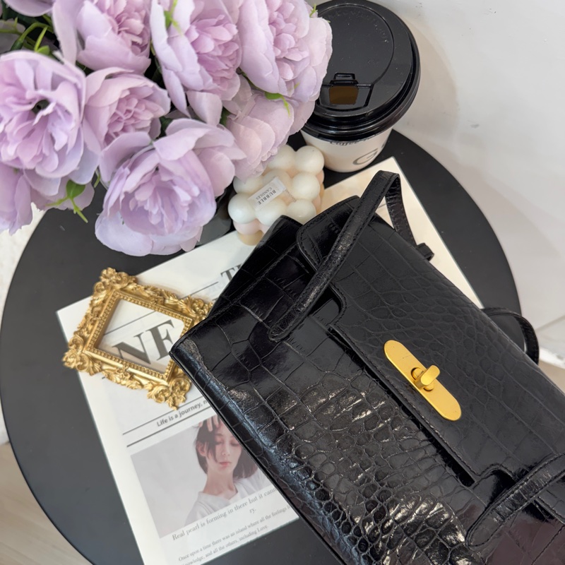 Balenciaga 經典鱷魚紋系列手提包-1