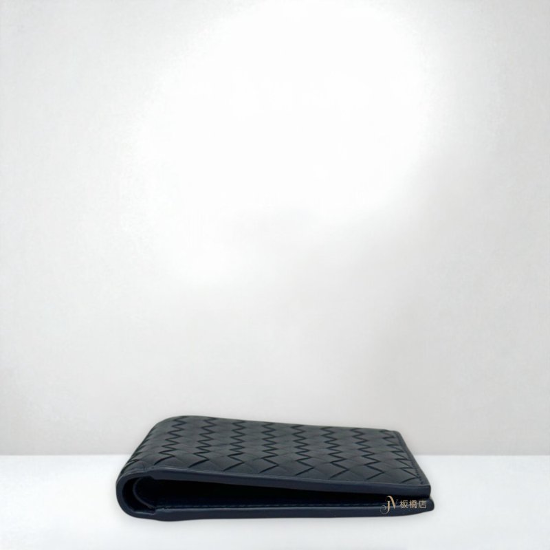 JS1307-BV 深藍羊皮編織對開短夾-4