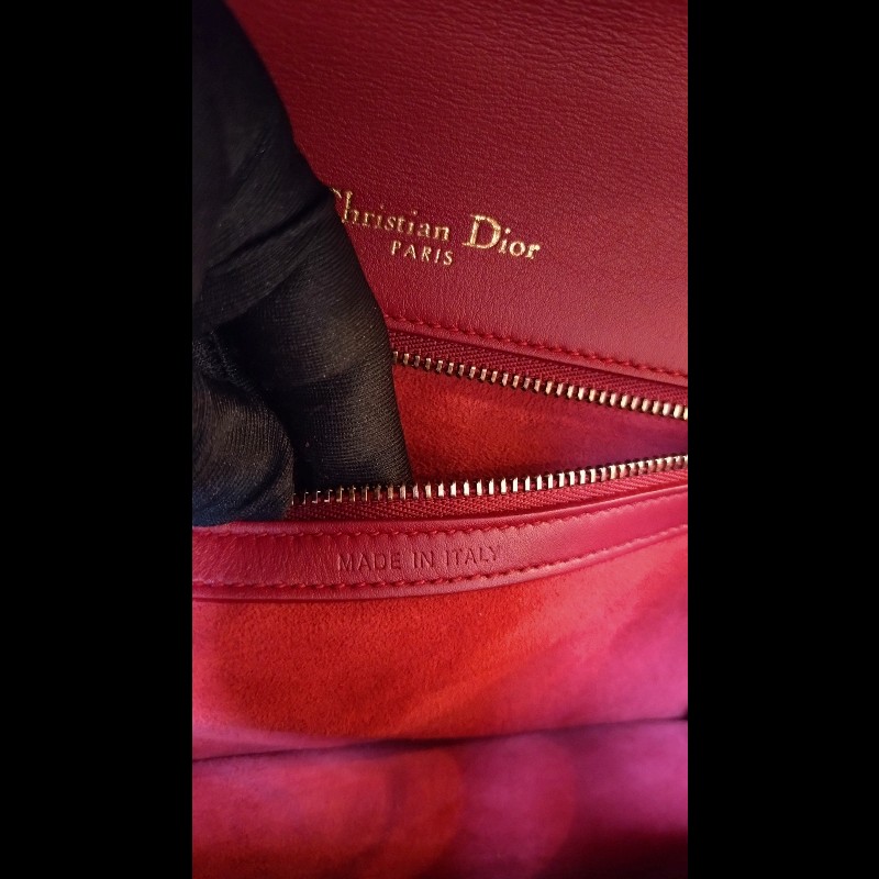 Dior 古銅金鍊酒紅皮鉚釘格紋盾牌口蓋包-17