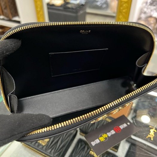 東區正精品㊣CELINE Triomphe 全新未使用黑色小牛皮金釦拉鍊手拿包 RZ6284-4