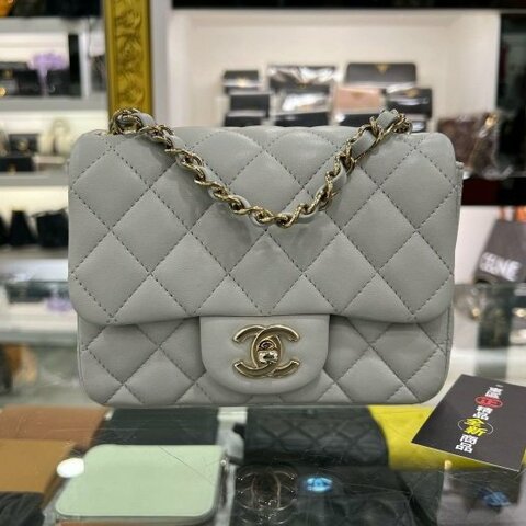 東區正精品㊣CHANEL MINI COCO A35200 全新香奈兒淺灰色羊皮金鍊菱格紋方胖斜背包 17cm RZ6287
