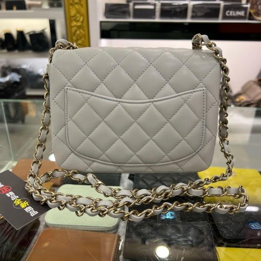 東區正精品㊣CHANEL MINI COCO A35200 全新香奈兒淺灰色羊皮金鍊菱格紋方胖斜背包 17cm RZ6287-6