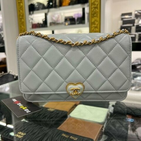 東區正精品㊣CHANEL WOC 全新未使用香奈兒淺藍色小羊皮愛心轉扣肩背包晚宴包斜背包 RZ6288