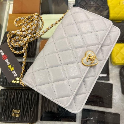 東區正精品㊣CHANEL WOC 全新未使用香奈兒淺藍色小羊皮愛心轉扣肩背包晚宴包斜背包 RZ6288-6