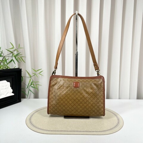 Celine賽琳 中古洗漱包手拿包 容量適合日常使用