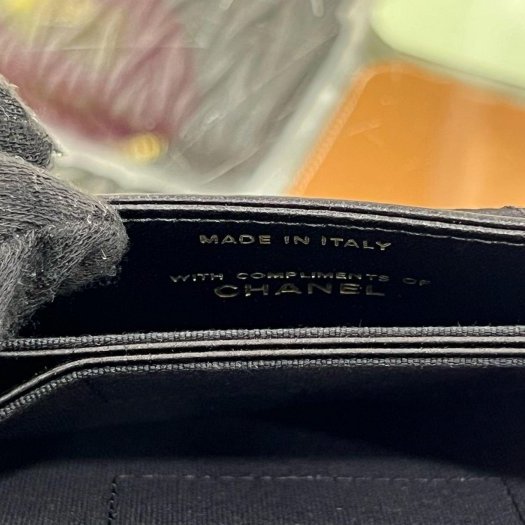 東區正精品㊣CHANEL 全新香奈兒黑色緞面金扣山茶花翻蓋卡包肩背包晚宴包斜背包 RZ6289-3