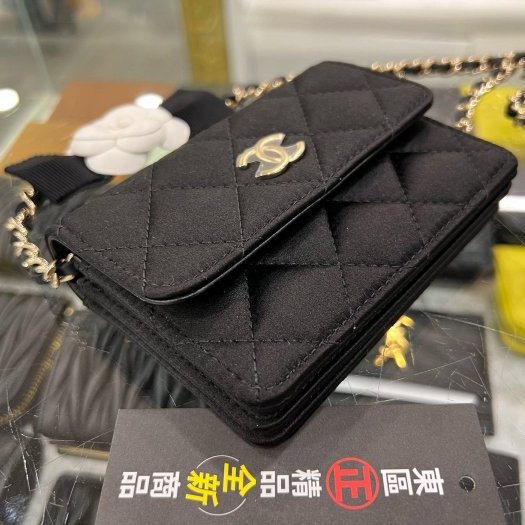 東區正精品㊣CHANEL 全新香奈兒黑色緞面金扣山茶花翻蓋卡包肩背包晚宴包斜背包 RZ6289-7