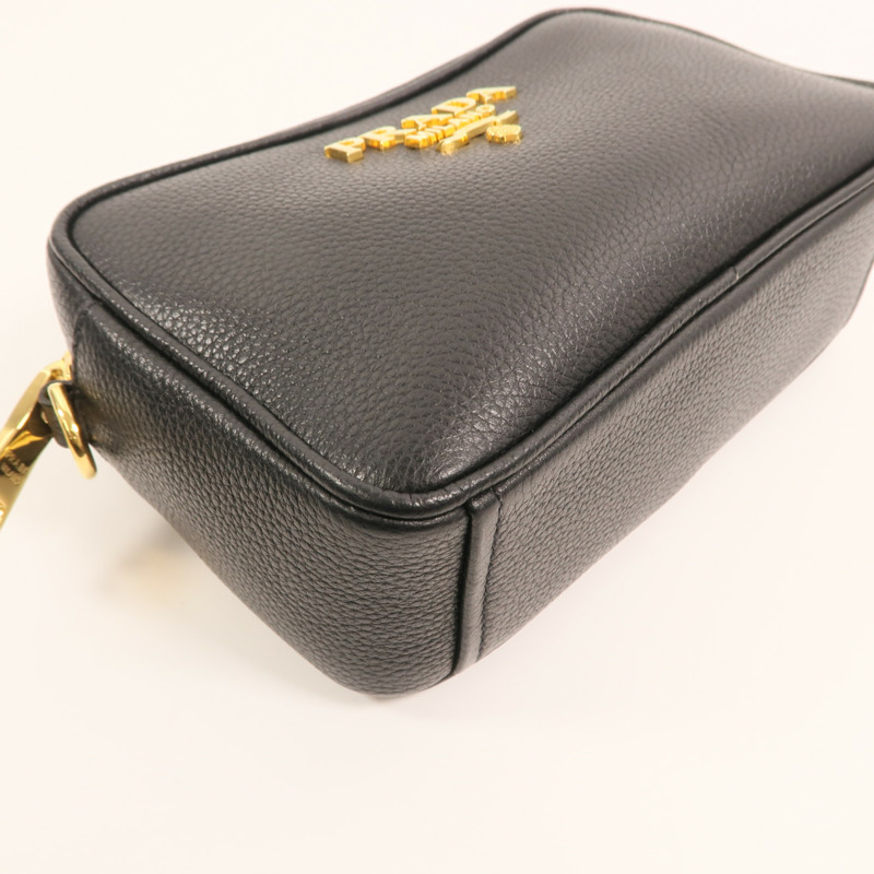 PRADA 牛皮皮革Camera Bag金扣肩背袋-10