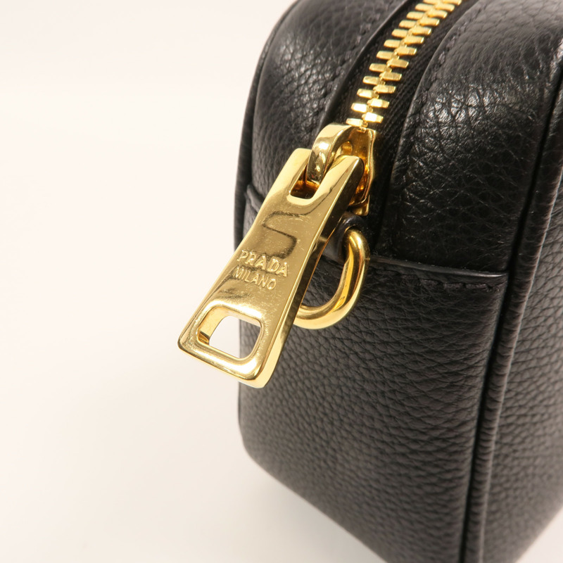 PRADA 牛皮皮革Camera Bag金扣肩背袋-14