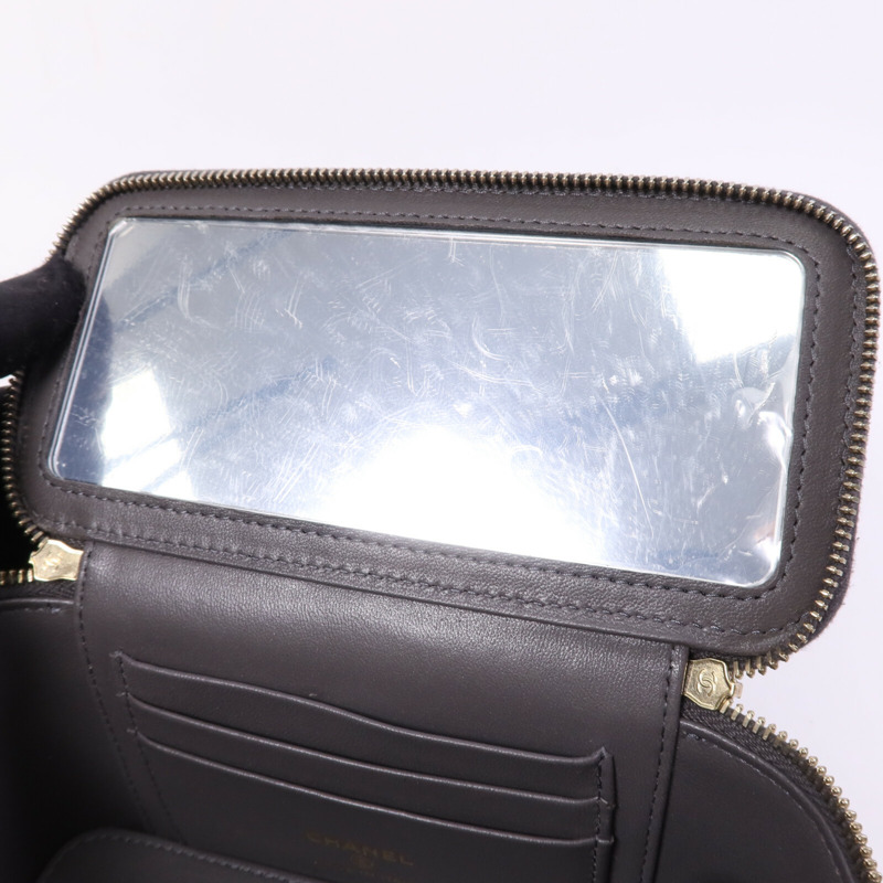 CHANEL 羊皮皮革Vanity Case金扣鏈帶肩背袋-13