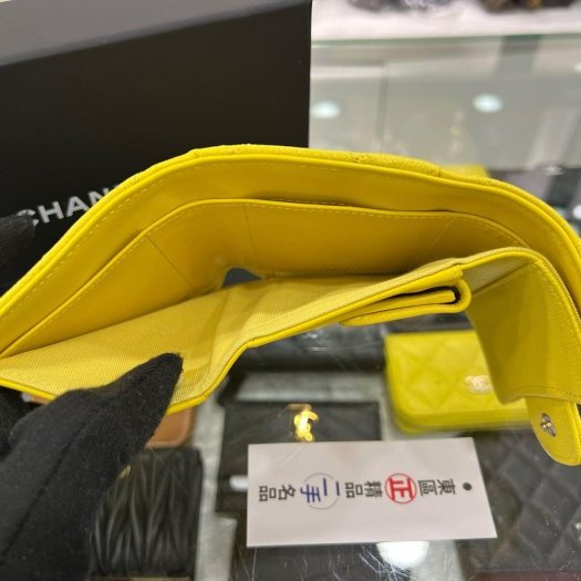 東區正精品㊣CHANEL 香奈兒黃色荔皮牛皮金釦三折短夾 RZ6290-2