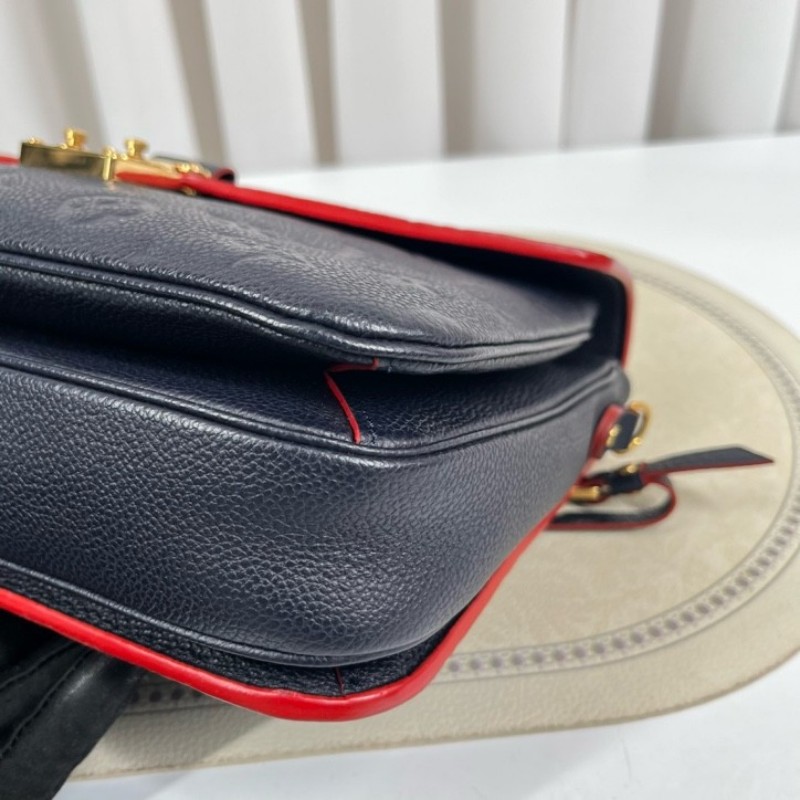 LV路易威登 Pochette Metis系列 海軍藍全皮壓紋郵差包內部紅色邊框設計 隔層多 容量大-9