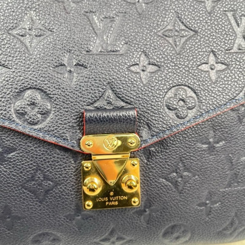 LV路易威登 Pochette Metis系列 海軍藍全皮壓紋郵差包內部紅色邊框設計 隔層多 容量大-15