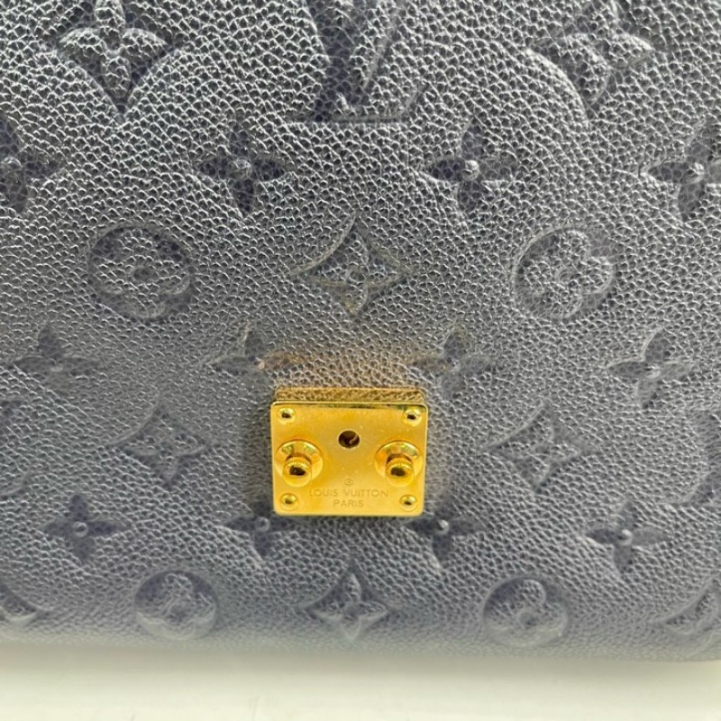 LV路易威登 Pochette Metis系列 海軍藍全皮壓紋郵差包內部紅色邊框設計 隔層多 容量大-16