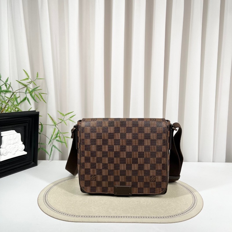 LV路易威登 棋盤格單肩斜挎郵差包 容量實用 日常通勤、休閒都能用 男女都適合-5