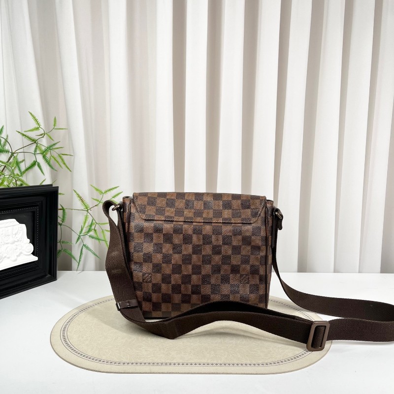 LV路易威登 棋盤格單肩斜挎郵差包 容量實用 日常通勤、休閒都能用 男女都適合-6