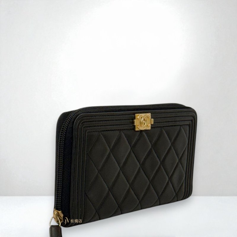 JS1324-CHANEL 黑羊皮金釦BOY系列拉鍊長夾A80288-1