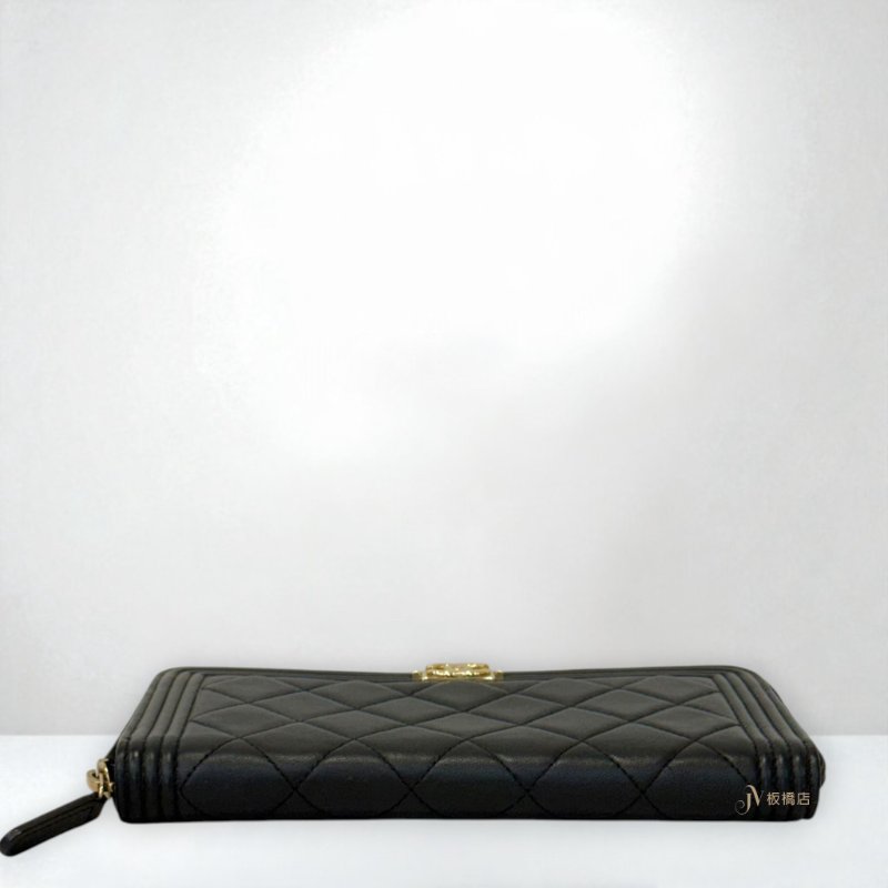 JS1324-CHANEL 黑羊皮金釦BOY系列拉鍊長夾A80288-4
