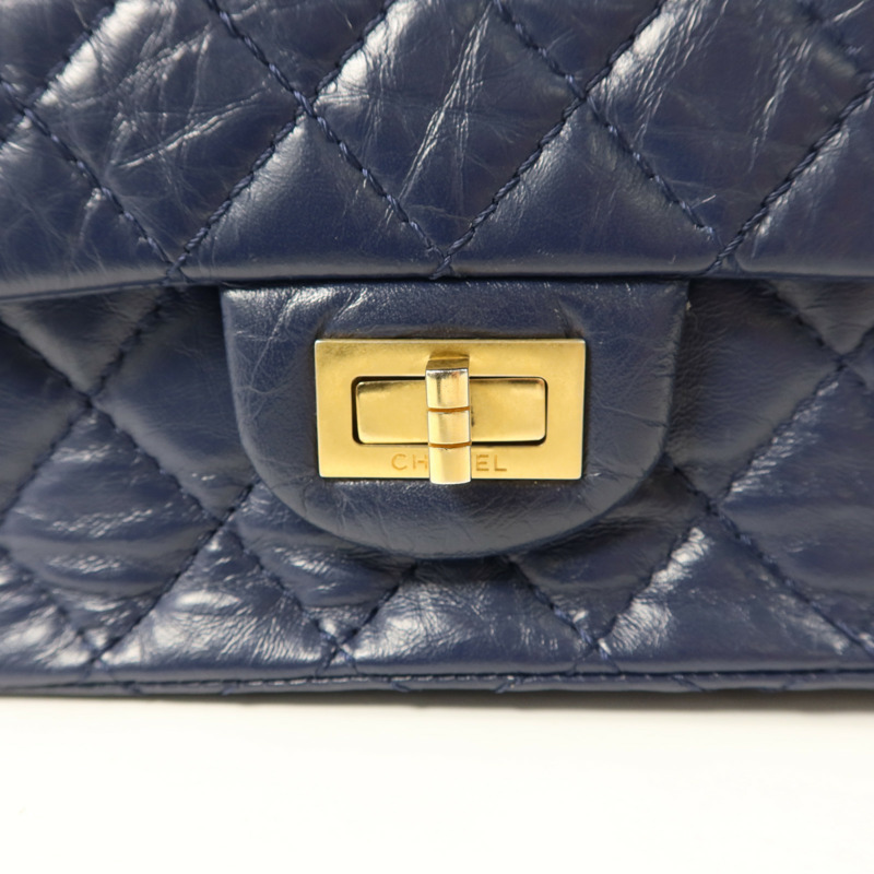 CHANEL 牛皮皮革2.55金扣鏈帶肩背袋-11