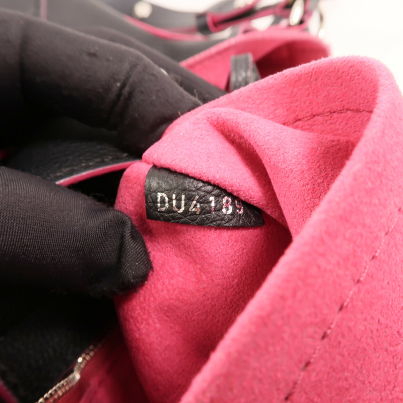 LOUIS VUITTON 牛皮皮革Lockme Bucket銀扣肩背袋-6