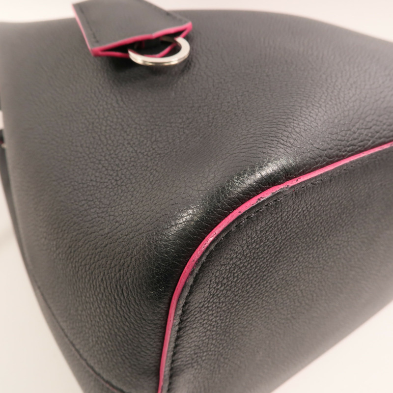 LOUIS VUITTON 牛皮皮革Lockme Bucket銀扣肩背袋-9
